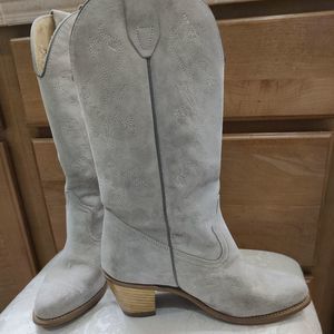 Wolverine off-white suede cowgirl boots size 7 euc